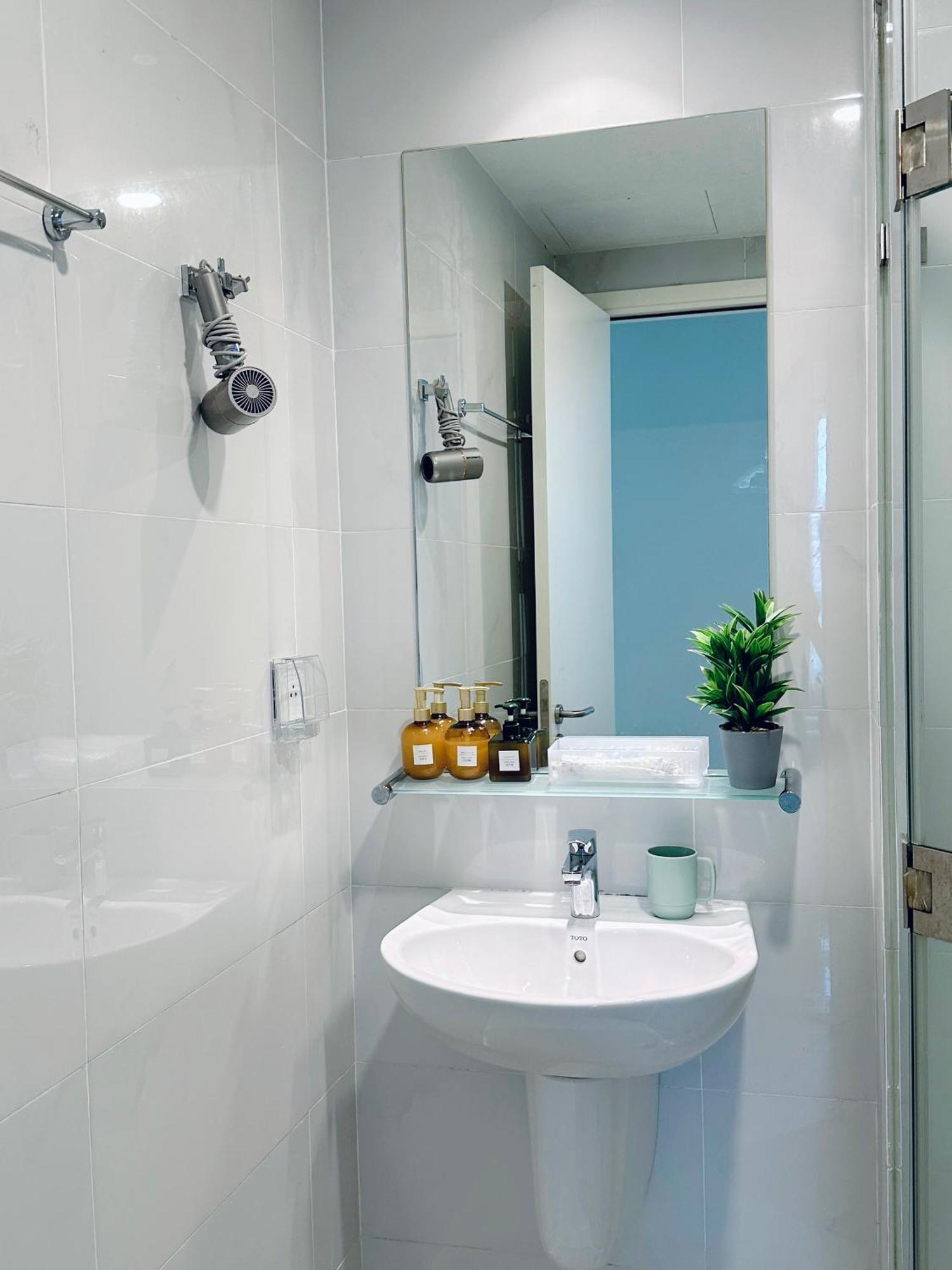 Shomes - Luxury At Masteri An Phu Free Gym Pool Căn hộ TP. Hồ Chí Minh